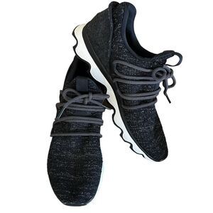 Sorel kinetic impact sneakers women’s size 10